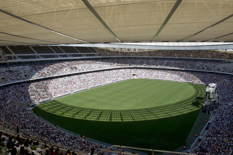 Stadion w Kapsztadzie, RPA. pojemność 68 tys. (środek stadionu) Fot. Rodger Bosch, MediaClubSouthAfrica.com