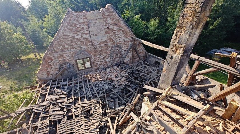 Ruled house, the family is looking for help
