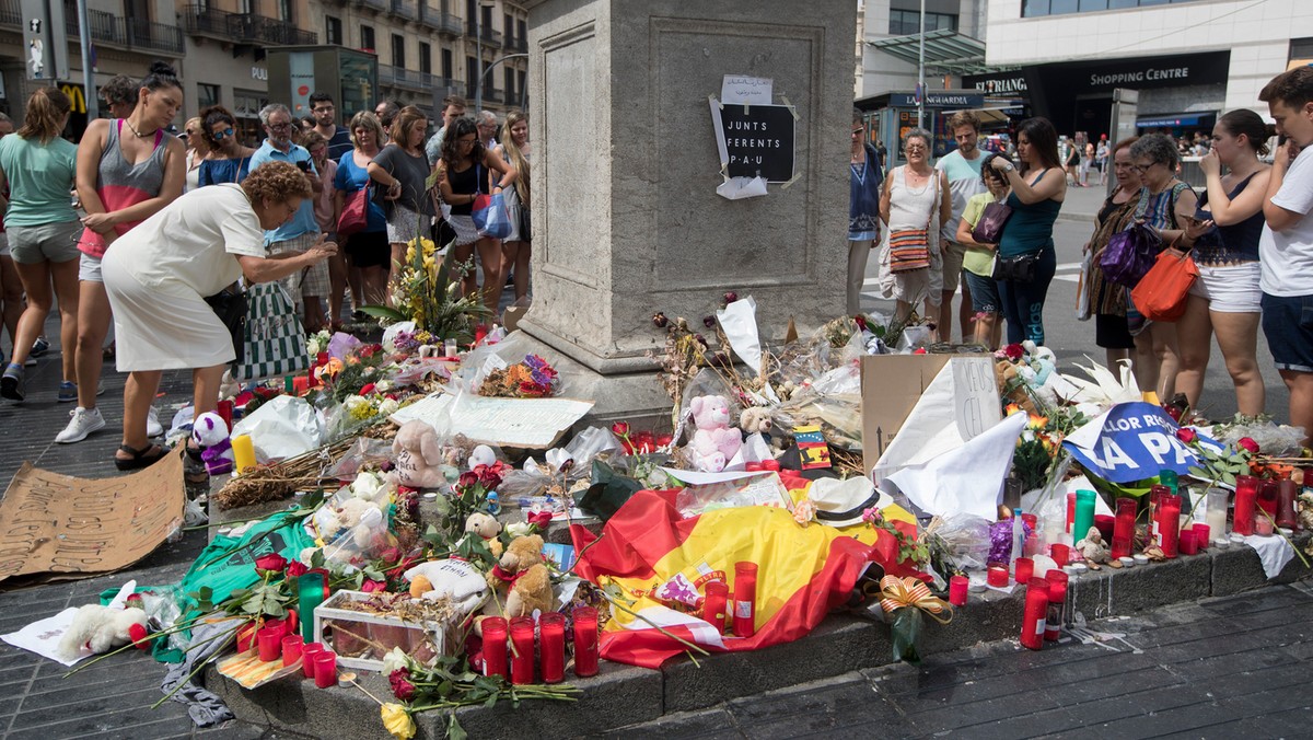 Służby USA już w maju ostrzegały Hiszpanię przed zagrożeniem atakiem terrorystycznym na deptaku Las Ramblas w Brukseli, gdzie 17 sierpnia dżihadysta rozjeżdżał przechodniów samochodem, zabijając 14 osób - napisała gazeta "El Periodico de Cataluna".