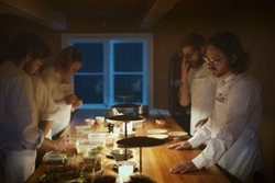 Tego jeszcze nie było. Zobacz kulisy otwarcia ekskluzywnej restauracji na Grenlandii