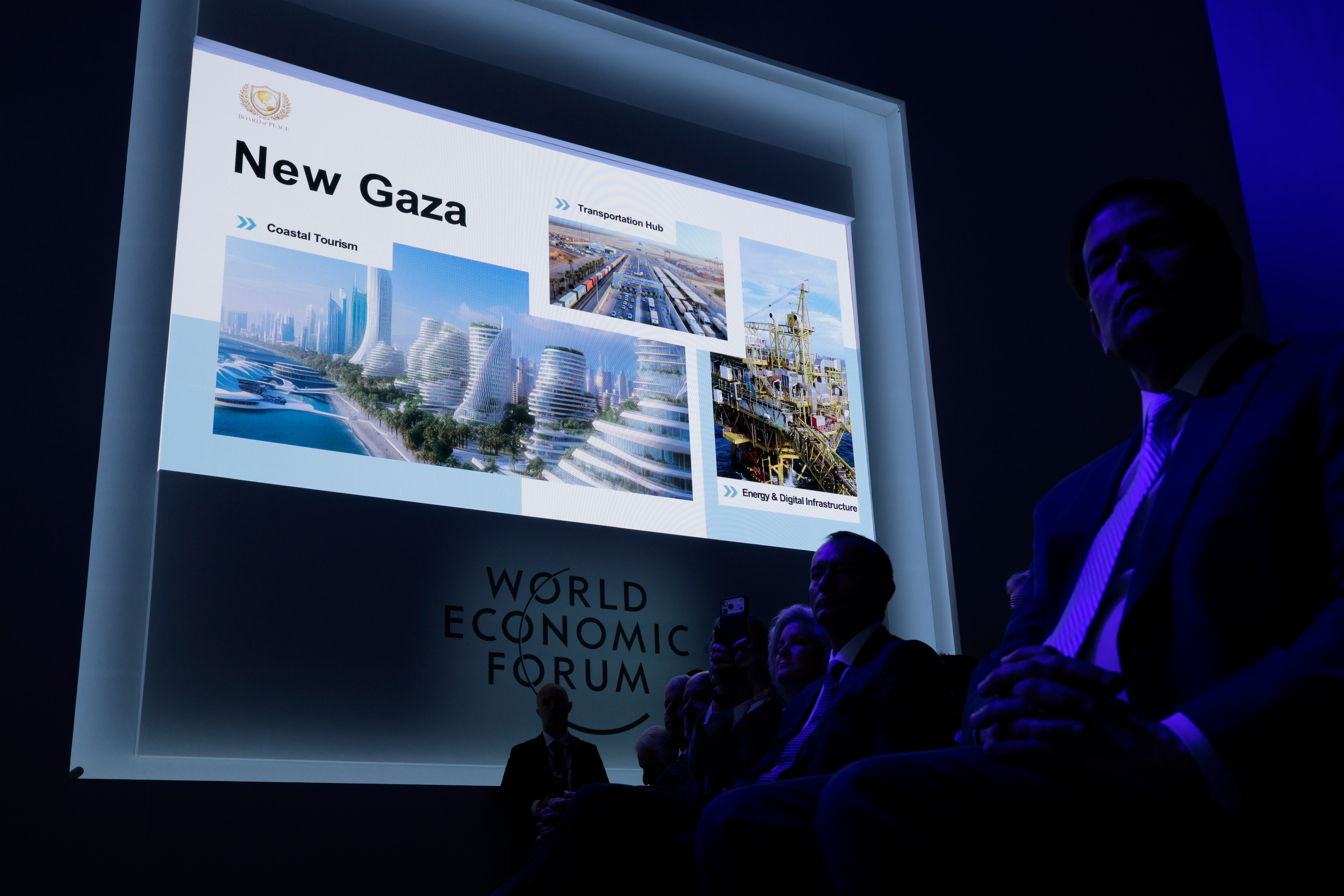 Trump dévoile son plan pour Gaza : transformer le territoire en complexe de gratte-ciel luxueux