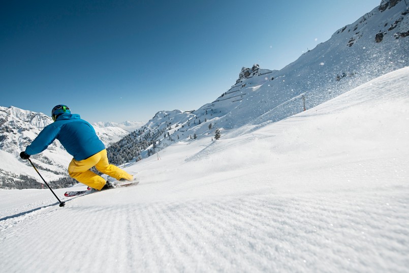 Stubai super ski pass to dobre rozwiązanie dla tych osób, które spędzają w Dolinie Stubai co najmniej dwa dni. Dzięki tej karcie mogą do woli odkrywać uroki wszystkich czterech ośrodków - lodowca Stubai, Schlick 2000, Serles oraz Elfer