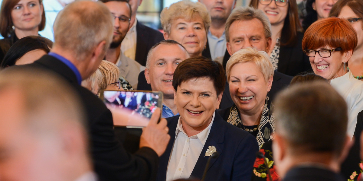 Premier Beata Szydło przyznaje, że wcześniejsza emerytura oznacza niższe świadczenie