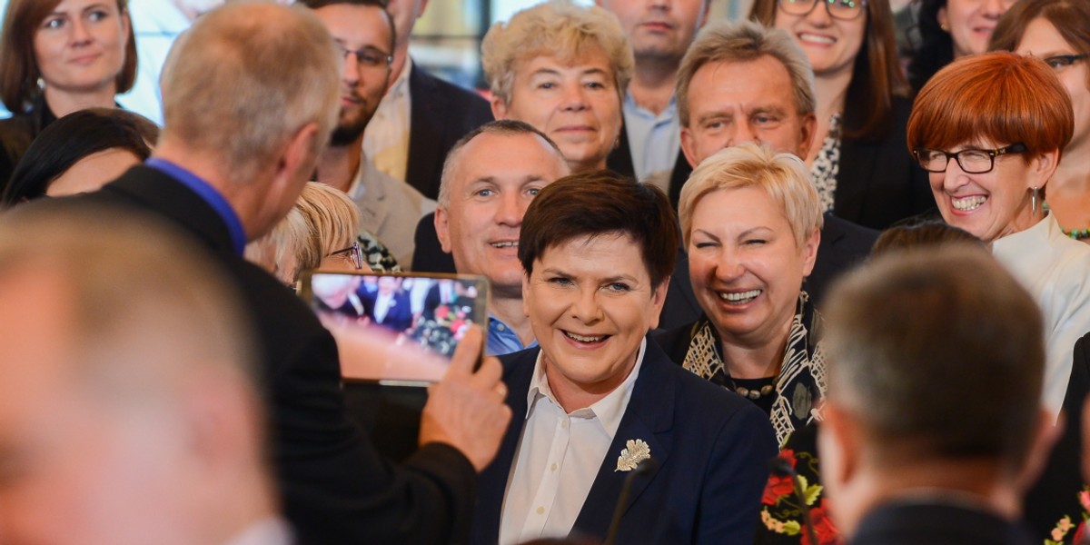 Premier Beata Szydło przyznaje, że wcześniejsza emerytura oznacza niższe świadczenie