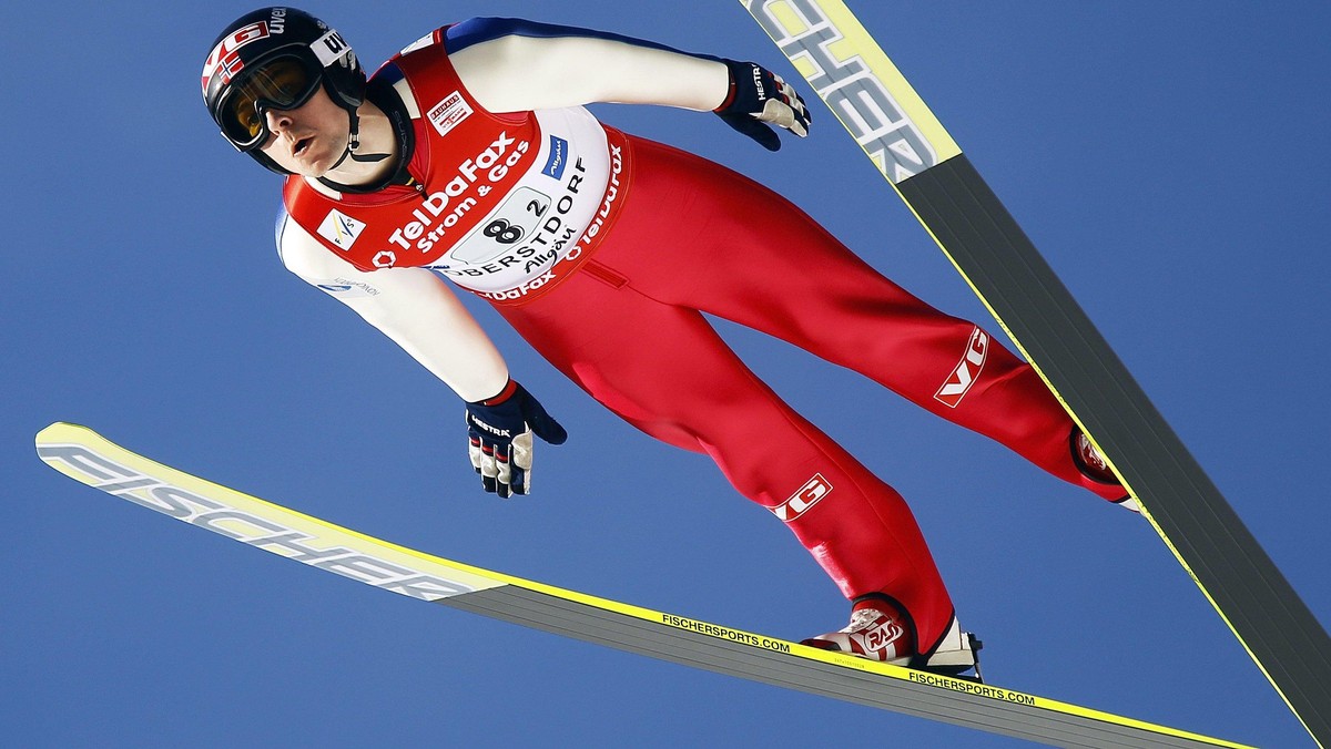 Podczas dzisiejszej konferencji prasowej, Norweski Związek Narciarski ogłosił skład kadry narodowej na sezon 2012/2013. W siedmioosobowej ekipie zabrakło miejsca dla powracającego do skakania Andersa Jacobsena.