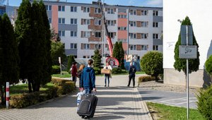 Pokój w prywatnym akademiku w cenie wynajmu mieszkania. Sprawdzamy, co się opłaca studentom