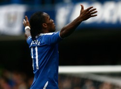 Setny gol Drogby. Porażka Tottenhamu. Zobacz wideo