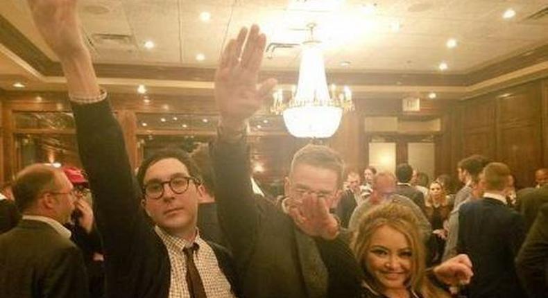 Alt-right members doing the Nazi salute 