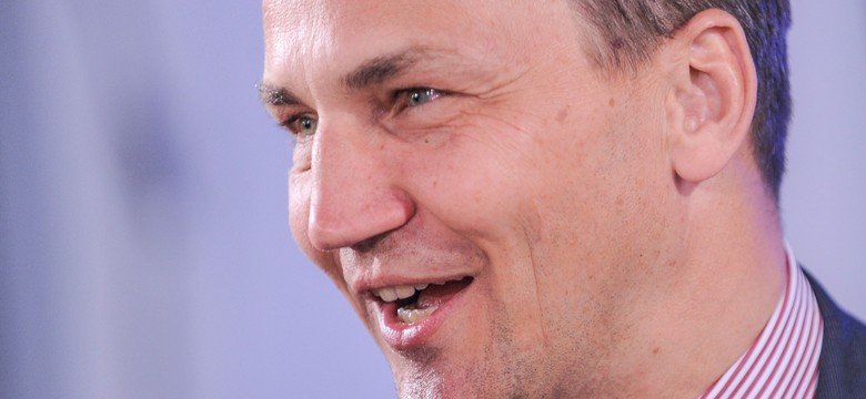 Sikorski drwi z Waszczykowskiego: Na przekór kaczyzmowi zjadłem wegetariańskie śniadanie