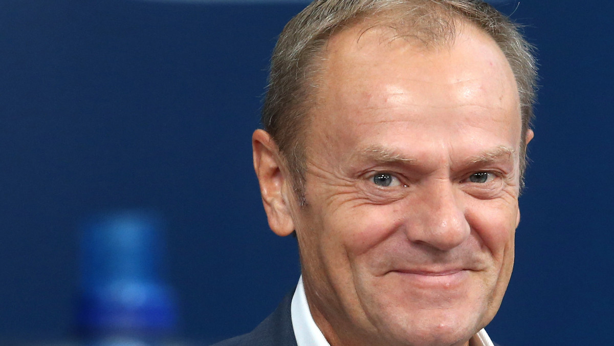 Donald Tusk pogratulował na Twitterze Rafałowi Trzaskowskiemu zwycięstwa w wyborach na prezydenta Warszawy. Jednocześnie w żartobliwy sposób pogratulował Hannie Gronkiewicz-Waltz.