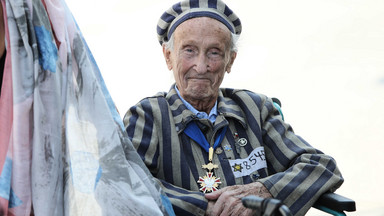 Ocalony z Holokaustu Edward Mosberg kończy 95 lat. Kancelaria Prezydenta przygotowała dla niego prezent