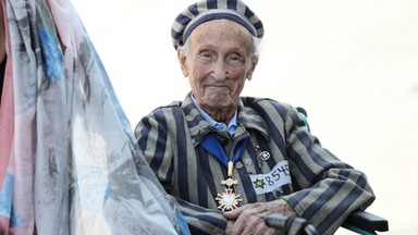 Ocalony z Holokaustu Edward Mosberg kończy 95 lat. Kancelaria Prezydenta przygotowała dla niego prezent