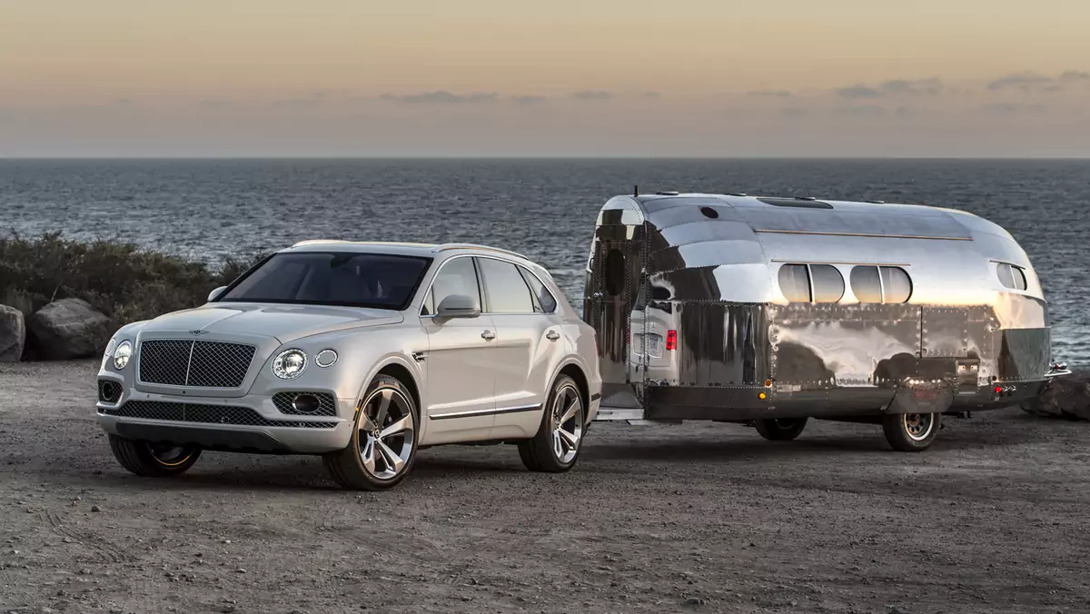 Bentley Bentayga z przyczepą Bowlus Road Chief