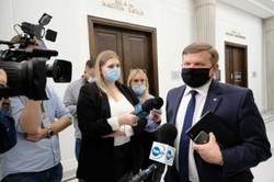 Zakupy dla wojska. PiS chce zmienić prawo, opozycja grzmi o "fałszu i obłudzie"