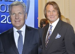 Kwaśniewski nie chce do polityki, bo ma pensję u Kulczyka?