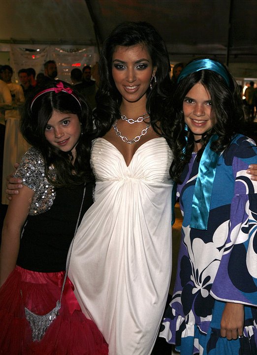 Kylie Jenner, Kim Kardashian i Kendall Jenner w 2007 r.