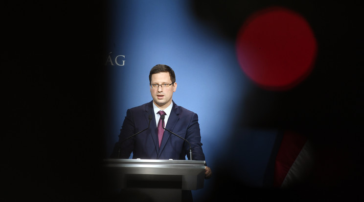 Gulyás Gergely jelentette be a kormány döntéseit / Fotó: MTI Koszticsák Szilárd