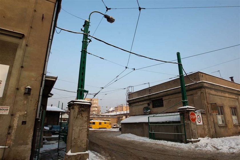 Tramwaje marzną, bo prezydent sprzedał zajezdnię!