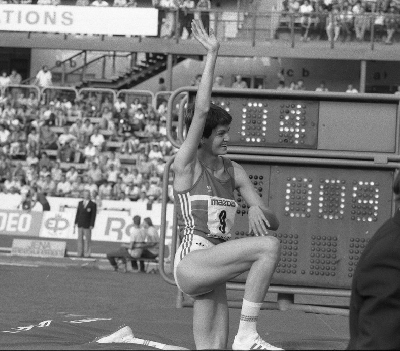 Stefka Kostadinowa zdobyła złoty medal w skoku wzwyż i ustanowiła nowy, niepoprawiony do tej pory, rekord globu – 209 cm!