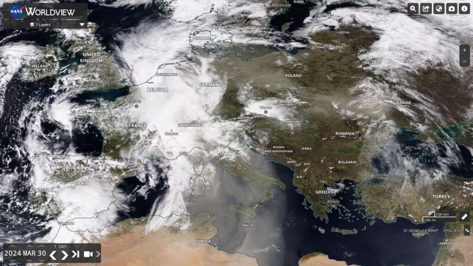 Zdjęcie satelitarne Europy z aplikacji NASA Worldview z 30 marca 2024 roku