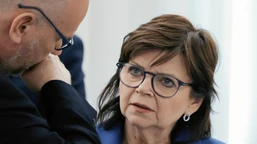kto chce zmiany minister zdrowia izabeli leszczyny? kulisy rekonstrukc