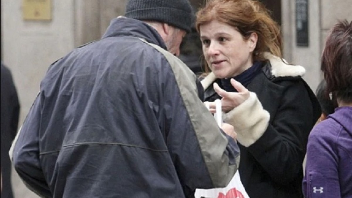 Žena prišla beskućniku, nije ni znala da je on slavni glumac: "Samo mi je ona pomogla"