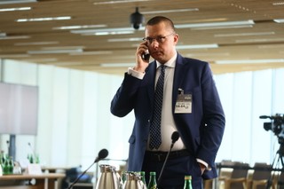 Afera wizowa. Komisja śledcza przesłuchuje w trybie niejawnym