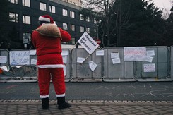 Prokuratura zajęła się blokadą Sejmu. Będą kary za utrudnianie wyjazdu posłom?