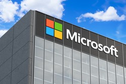 Odwołane loty, problemy banków i giełd. Gigantyczna awaria systemów Microsoft sparaliżowała świat