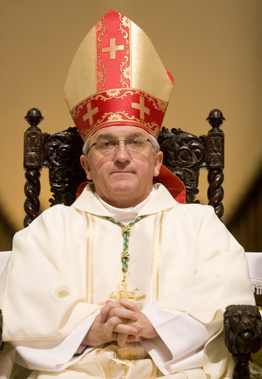 Przedstawiciel papieża interweniuje w sprawie abp. Paetza