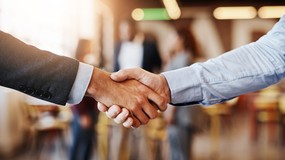 Praca w ministerstwie bez studiów? Tak wygląda nowa rzeczywistość urzędów