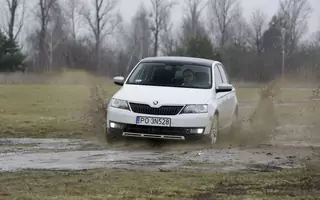 Skoda Rapid w mundurku