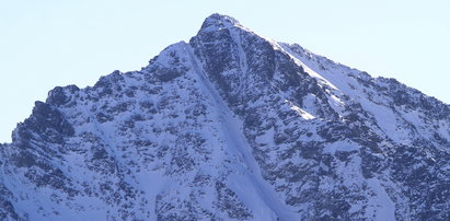 Dramat w Tatrach. Turysta spadł kilkaset metrów ze szczytu, a potem... wstał i chciał iść