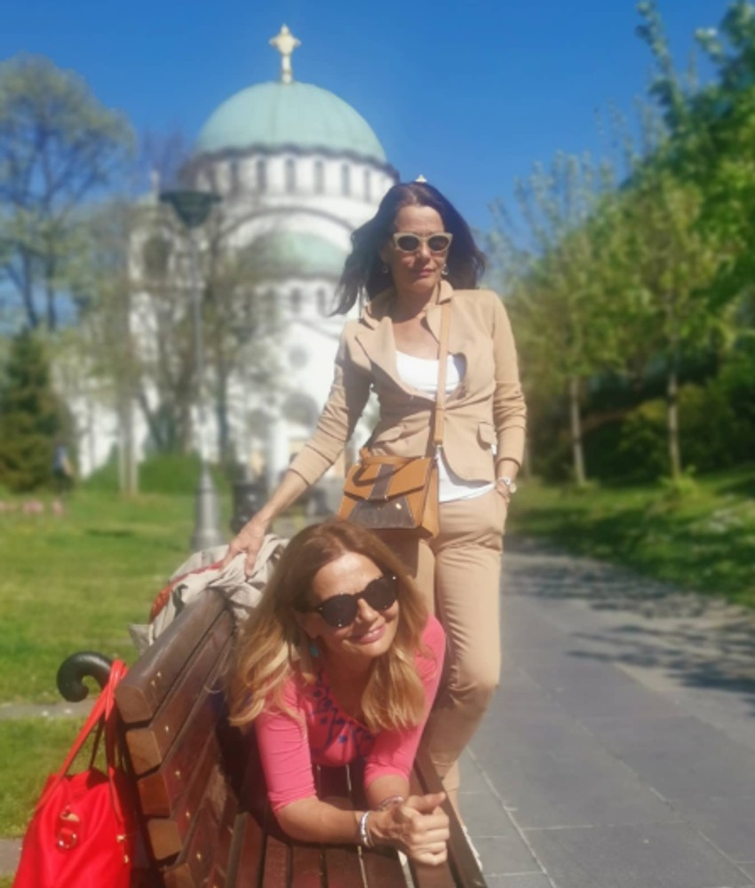 Mirjana Bobić Mojsilović sa sestrom Zoricom