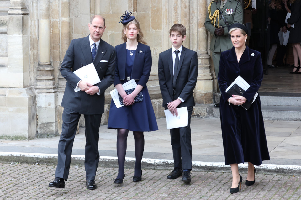 Msza dziękczynna za życie księcia Filipa: książę Edward, hrabia Wessex, księżna Louise Windsor, James Viscount Severn i Zofia, hrabina Wessex