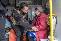 Naruszenia zasad i zwyczajów wojennych w obwodzie charkowskim. Armia rosyjska dokonuje egzekucji cywilów