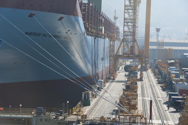 Statek porusza się dzięki dwóm śrubom napędowym, z których każda waży 70 ton. Ciekawostka: w czasie produkcji rozstały rozgrzane do temperatury blisko 1200 stopni Celsjusza. Ich schładzanie trwało 10 dni.