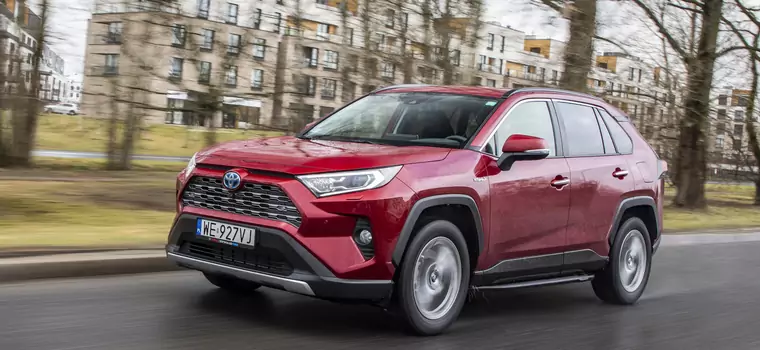 Toyota RAV4 2.5 Hybrid. Sprawdziliśmy, ile jest warta i czy opłaca się ją kupić