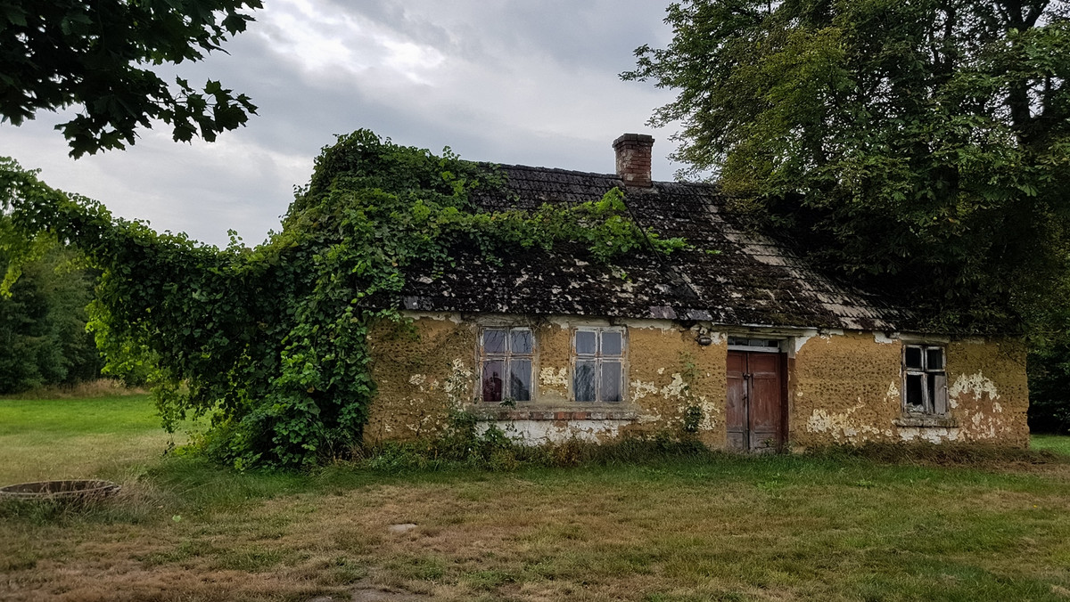 Opuszczona chata w powiecie pleszewskim (Wielkopolska)