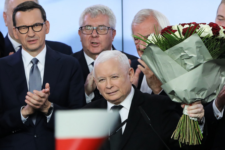 Mateusz Morawiecki i Jarosław Kaczyński nie maja powodów do zadowolenia.