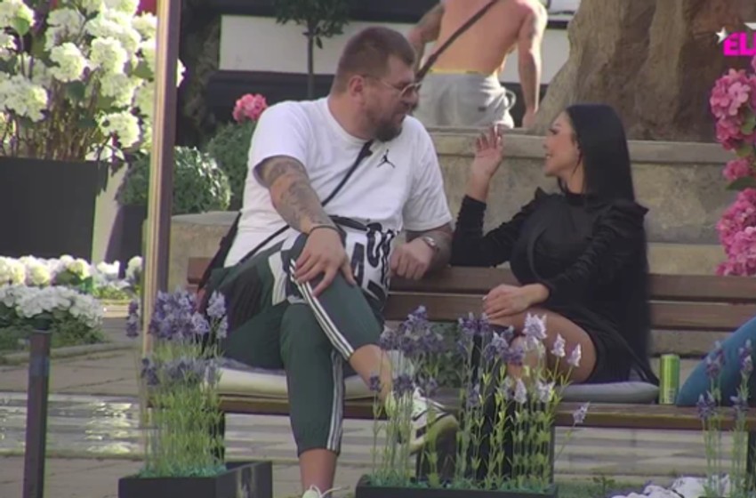 Sa Majom uvek neki haos