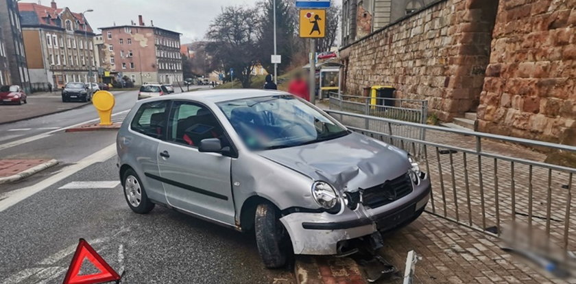 Gdyby nie bariery, rozjechałby idące ze szkoły dzieci. Horror w Wałbrzychu