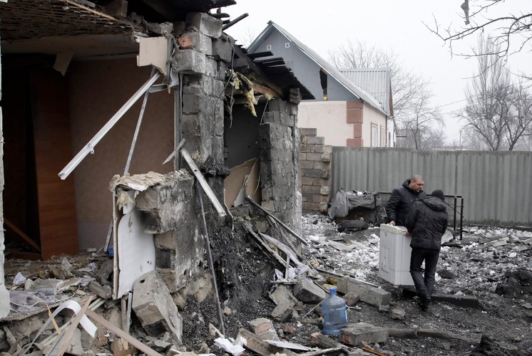 Zniszczone domy w Doniecku