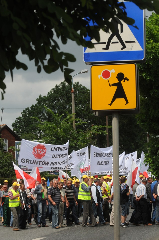 Rolnicy w proteście blokowali drogę