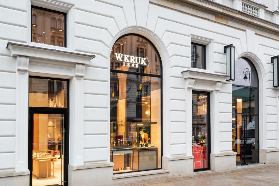 Zegarki Rolex, Cartier, Jaeger-LeCoultre oraz Breitling dostępne są w W.KRUK. Na zdjęciu salon W.KRUK w Europejski Boutiques w Warszawie.