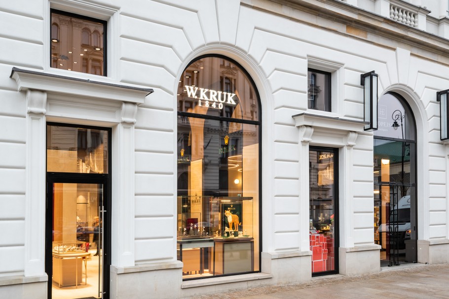 Zegarki Rolex, Cartier, Jaeger-LeCoultre oraz Breitling dostępne są w W.KRUK. Na zdjęciu salon W.KRUK w Europejski Boutiques w Warszawie.