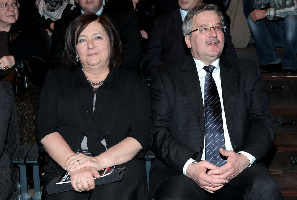 Prezydent Bronisław Komorowski i Pierwsza Dama Anna Komorowska na premierze "32 omdleń" w Teatrze Polonia