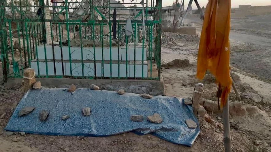 Grob Habibulahovog sina Asada, koji je umro od raka nakon što nije uspeo da pronađe odgovarajući metod lečenja | Foto: Habib Ullah