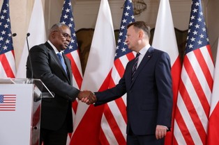 Austin: Widok amerykańskich i polskich żołnierzy razem pokazuje naszą silną współpracę