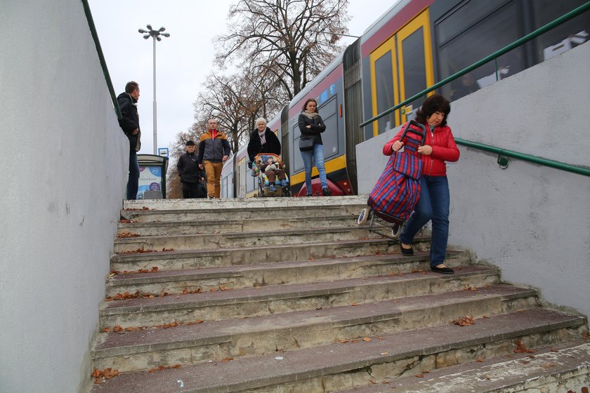 Schody przy przejsciu podziemnym